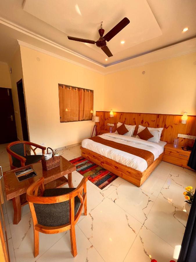Sitara Resort, Scenic Mountain View Rooms With Balcony & Terrace Mussoorie Kültér fotó